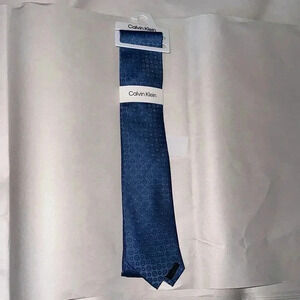 🌟🌟🌟3 for $50 🌟🌟🌟 Calvin Klein Blue Silk Medallion Pattern Tie
